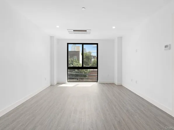 46-40 Vernon Boulevard #3A, Long Island City, NY 11101