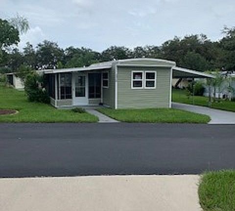 2nd image of 2920 Vine Ln