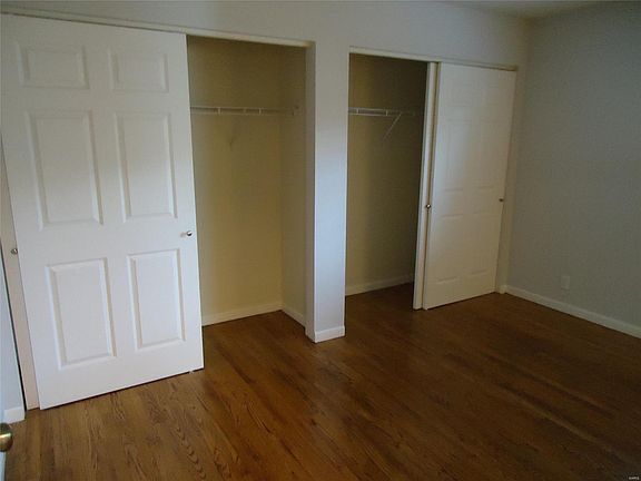 5th image of 127 W Marseille Dr