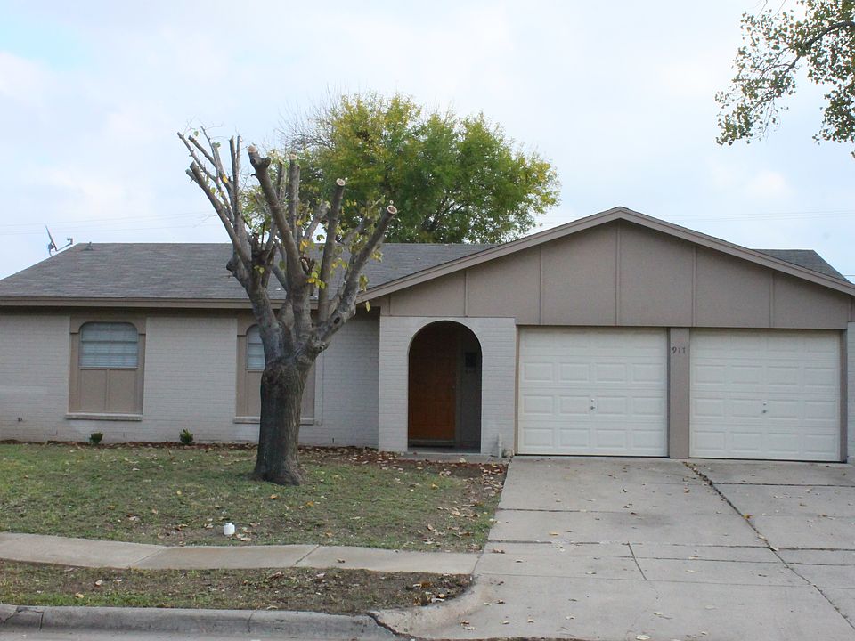 1st image of 917 Willow Cir S