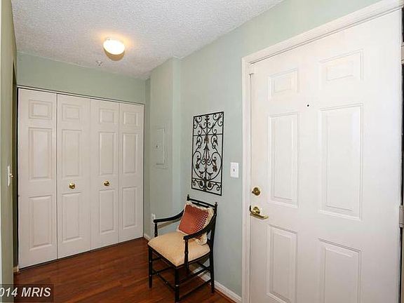 2nd image of 10022 Vanderbilt Cir APT 4-13