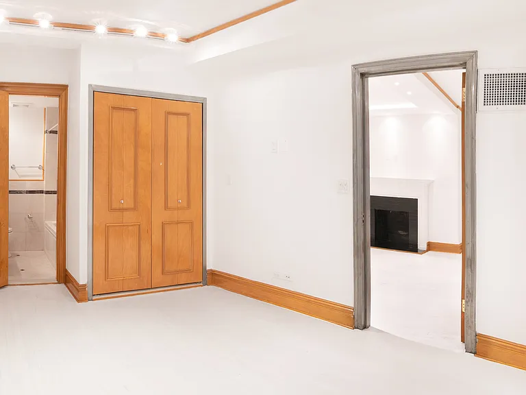 145 W 58th St #7M — Photo 3