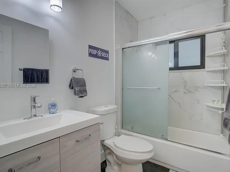 1700 SW 20th St #1 — Photo 7