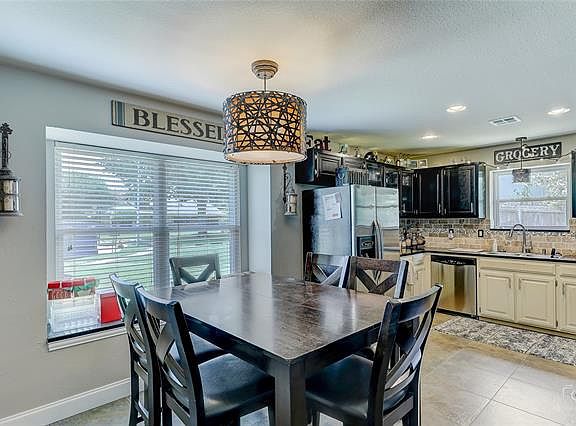 5th image of 304 Lakewood Ct