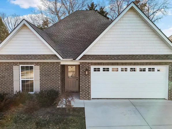 258 Sand Hills Dr, Maryville, TN 37801