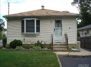 335 Collington Dr, Lake Ronkonkoma, NY 11779
