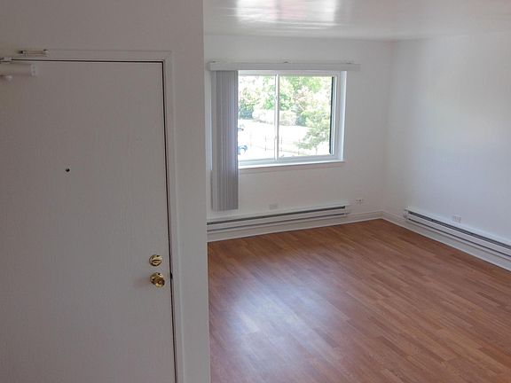 4th image of 1851 N Green Ln N APT 1B
