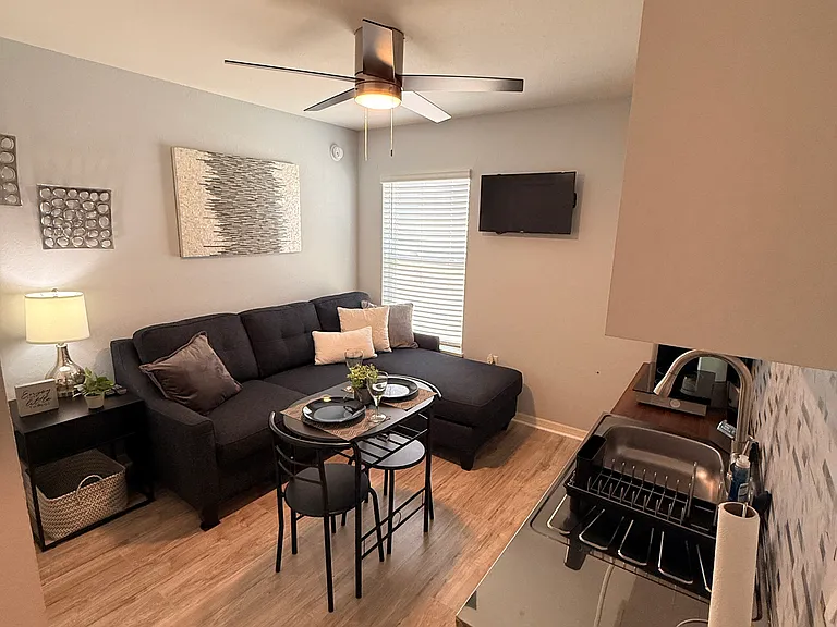 708 Vittorio Dr — Photo 9