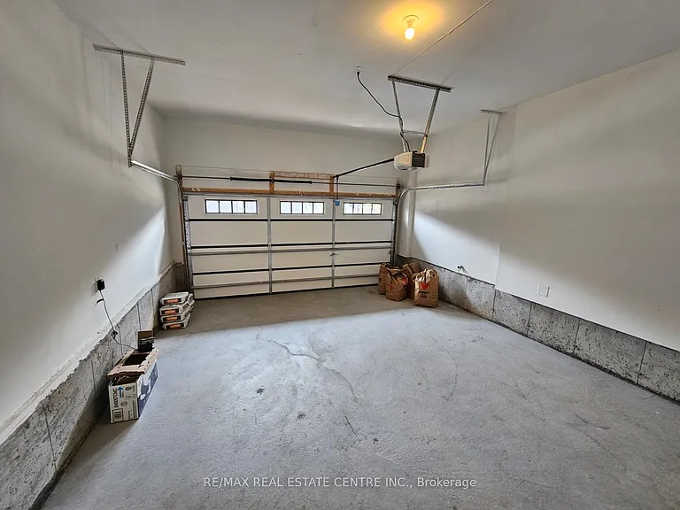 18 Gladmary Dr — Photo 38