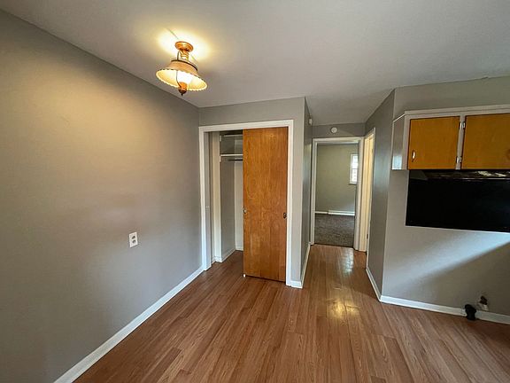 4th image of 115 Hillcrest Ave NW #5442DBFCF