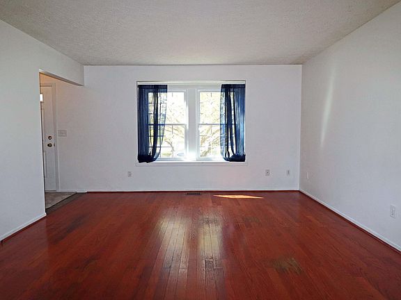 2nd image of 3176 Southern Hills Dr