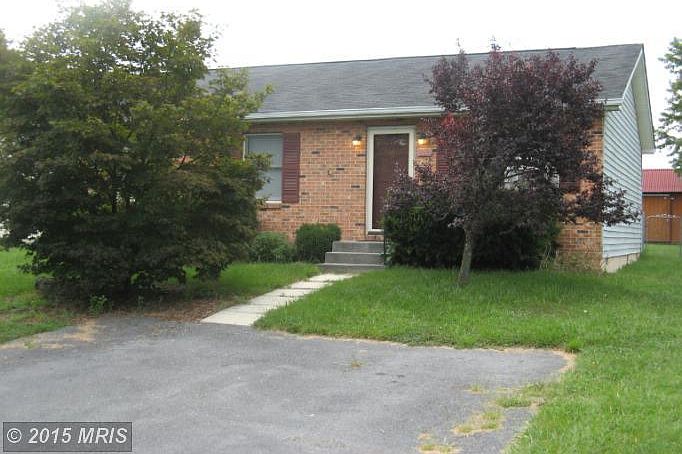 1st image of 103 Oakmont Cir