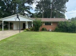 931 Brookwood Dr, El Dorado, AR 71730
