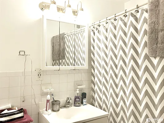 Rented by Oxford Property Group | media 34