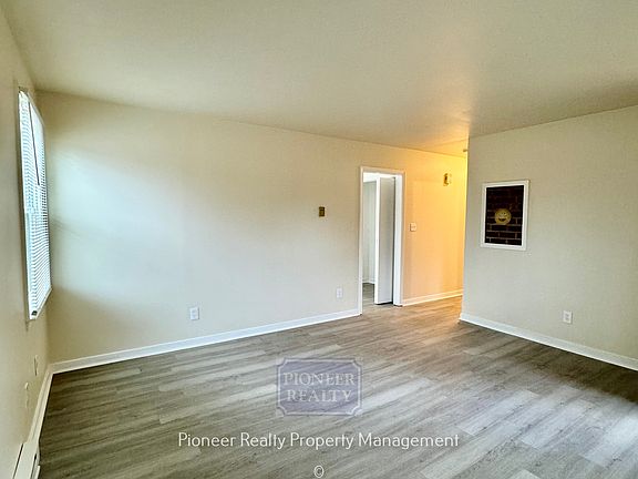4th image of 16061 Archers Creek Ln