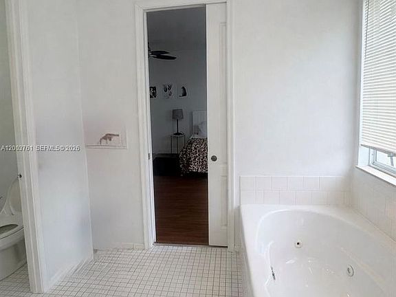 3rd image of 556 NW 39th Cir #556