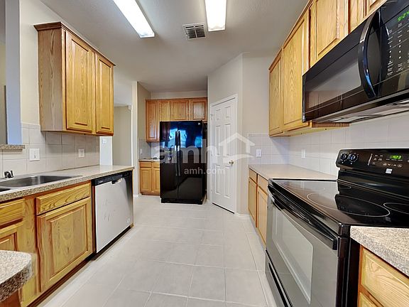 3rd image of 1404 Blue Gill Ln