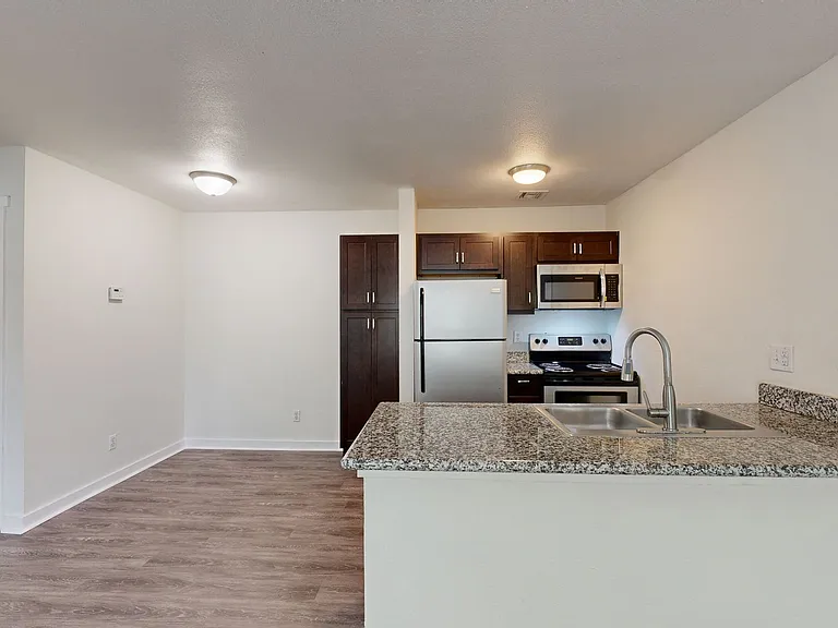 Bennett Ridge Apartments — Photo 10