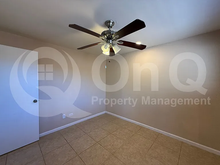 8601 E Calle Bolivar — Photo 23