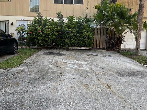 2nd image of 831 NW 81st Ave #6