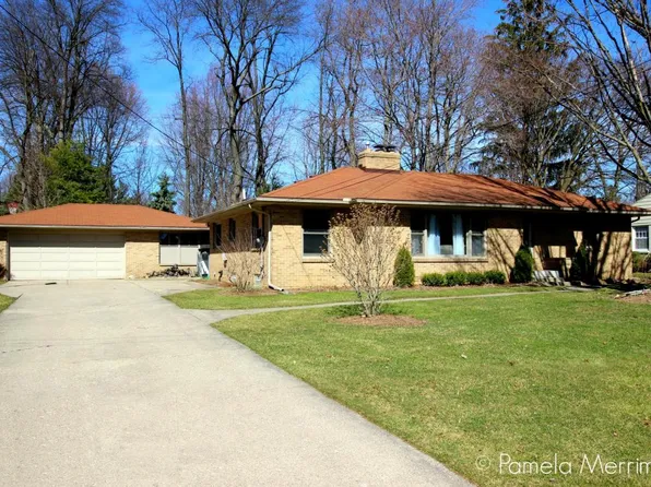 4407 Braeburn St SE, Grand Rapids, MI 49546