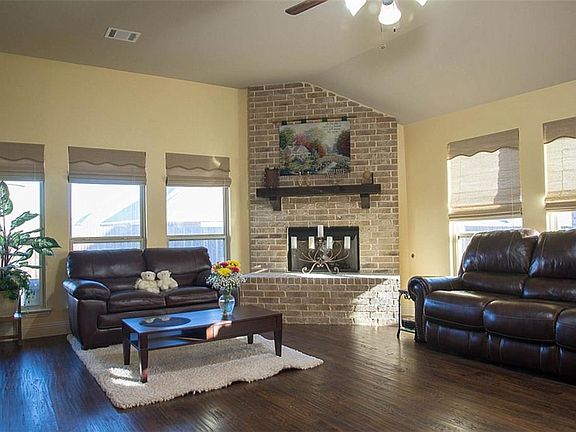 2nd image of 9213 Benbrook Ln