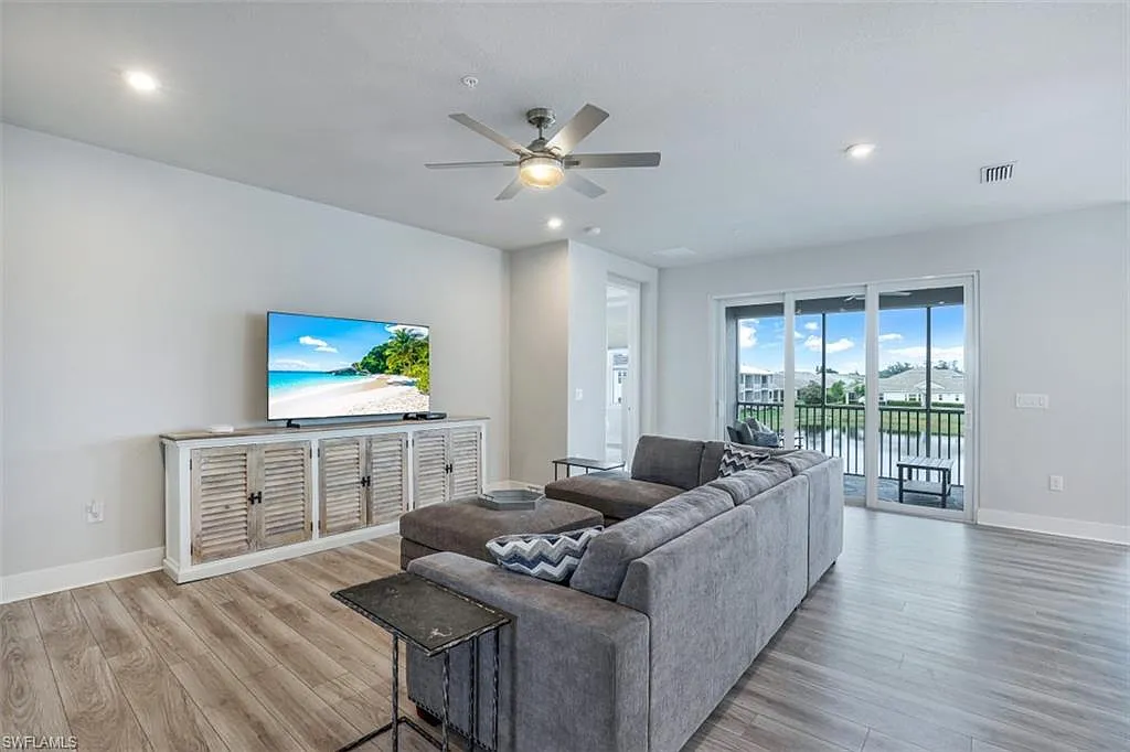 2 bed, 2.0 bath, 1721 sqft, $5,000 — Photo 4