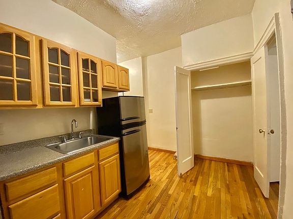 5th image of 280 Crown St APT E7