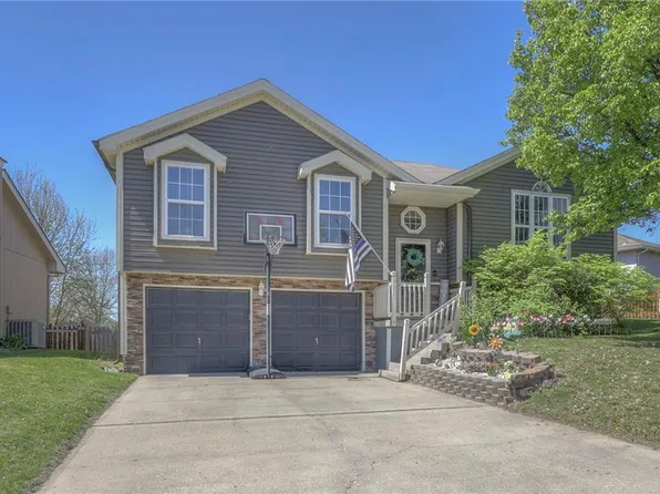 1859 Claywoods Pkwy, Liberty, MO 64068