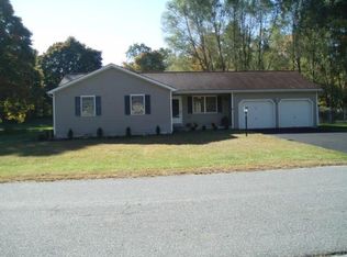 4 Arberger Dr, Queensbury, NY 12804