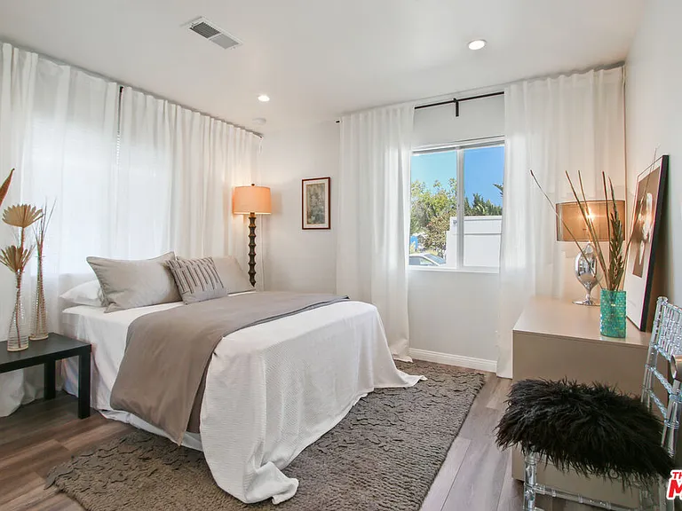 6438 Rhea Ave — Photo 8