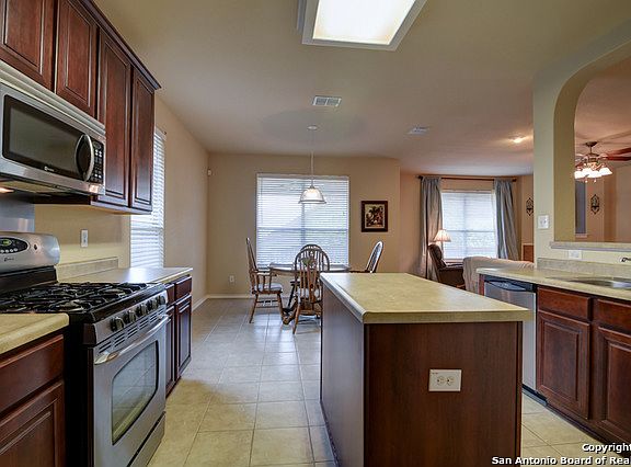 2nd image of 5810 Palmetto Way