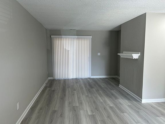 2nd image of 415 Kentucky Dr