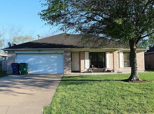 2903 Quail Run Dr, Alvin, TX 77511