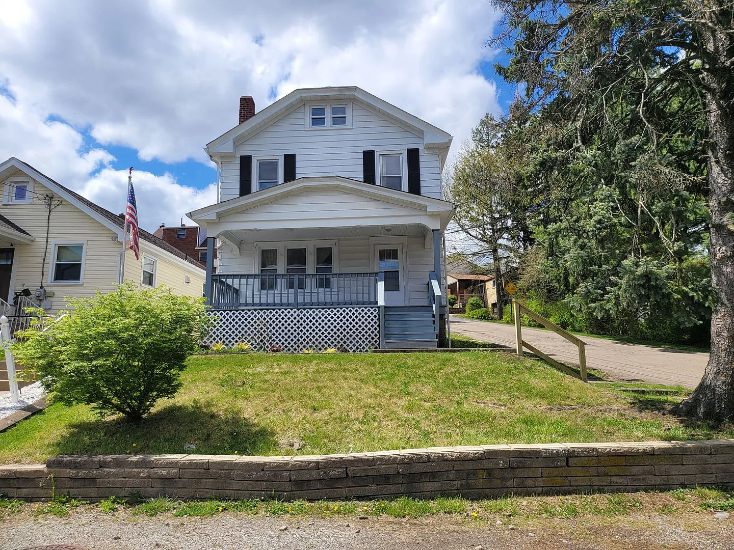 3 Bedroom - Castle Shannon — Photo 1