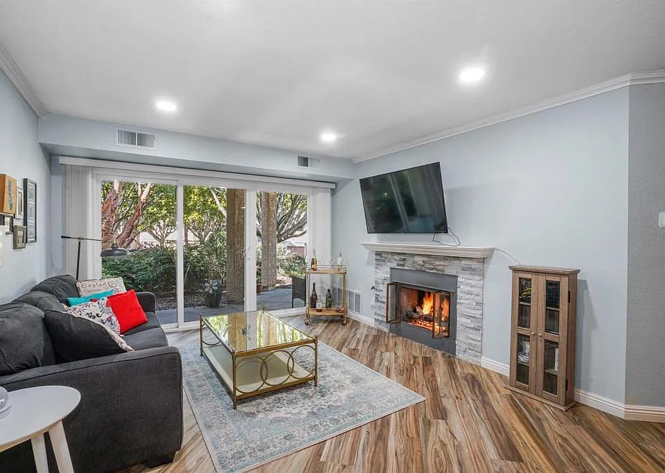 7244 Camino Degrazia #279