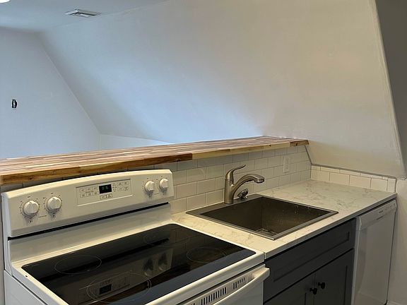5th image of 329 West Ave #3A