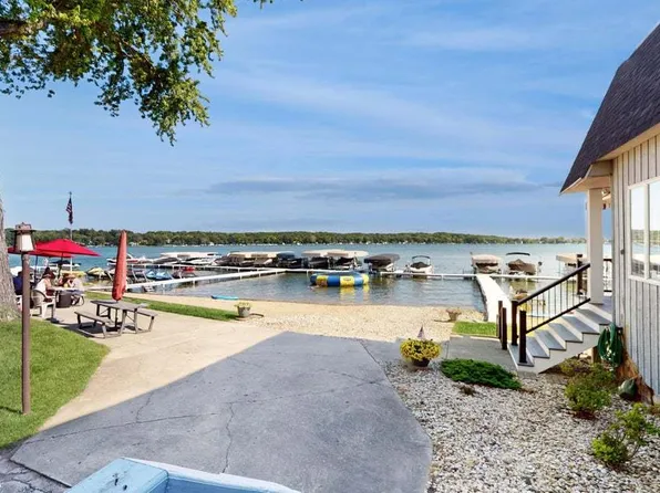 131 Lance Dr APT 3, Twin Lakes, WI 53181