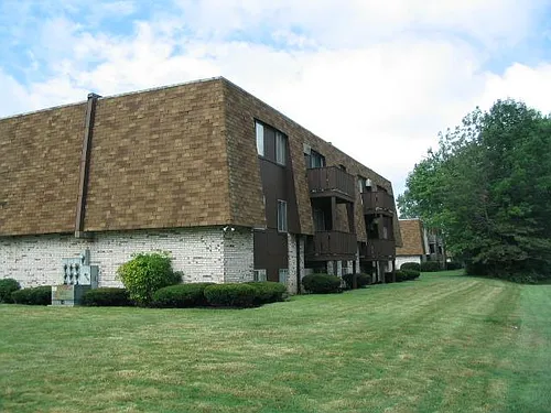 1446 W River Rd N Photo 1