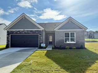 1401 N Hunters Crossing Cir, Huntingburg, IN 47542