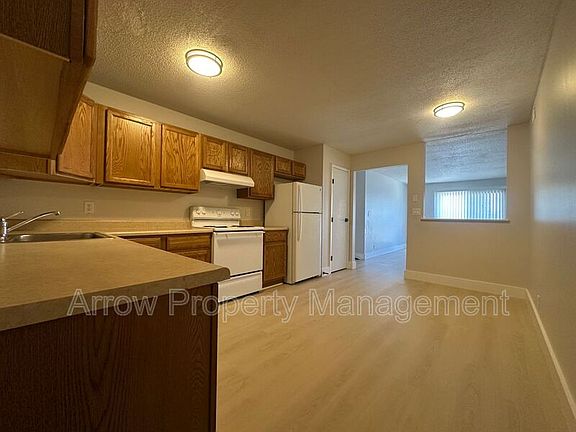 3rd image of 2325 S St Unit 6