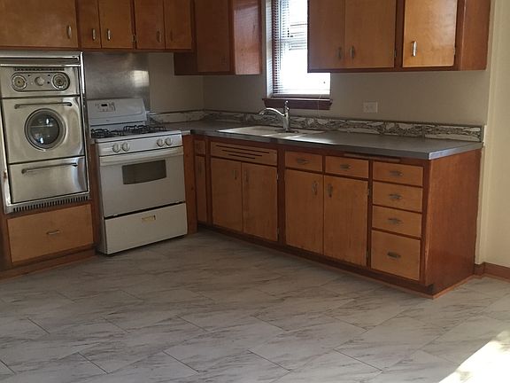 2nd image of 6258 W Diversey Ave APT 2S