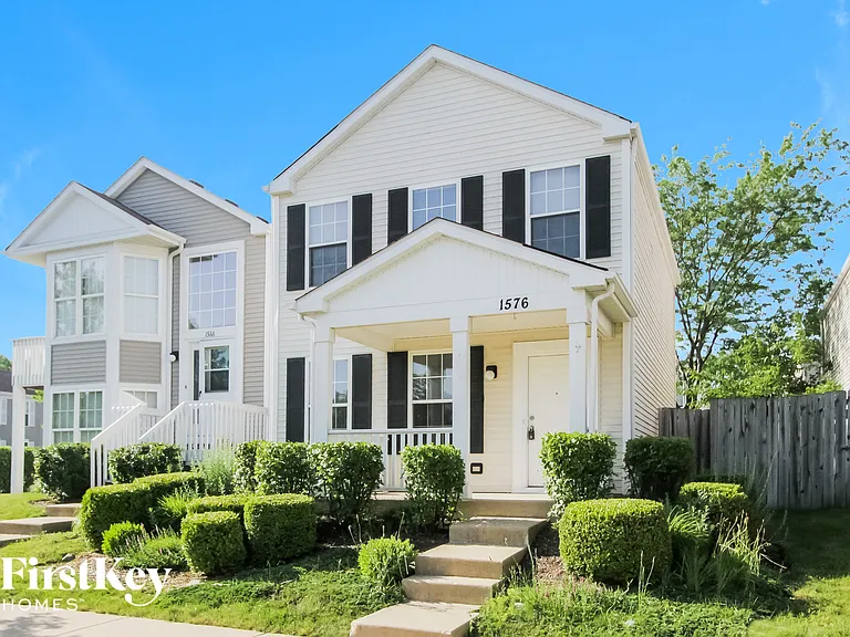 1576 Linden Park Ln — Photo 2