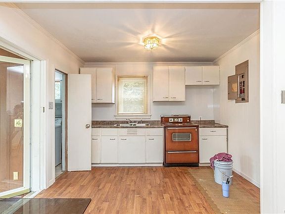 5th image of 1637 Tennyson Ave