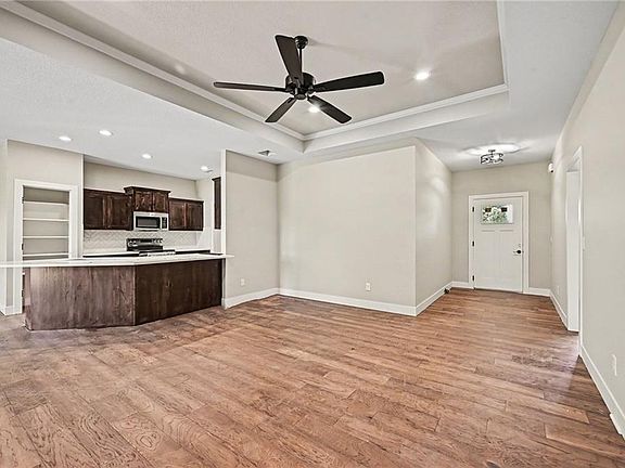 4th image of 1007 Moore Dr