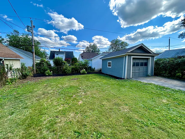 329 Somershire Dr — Photo 25