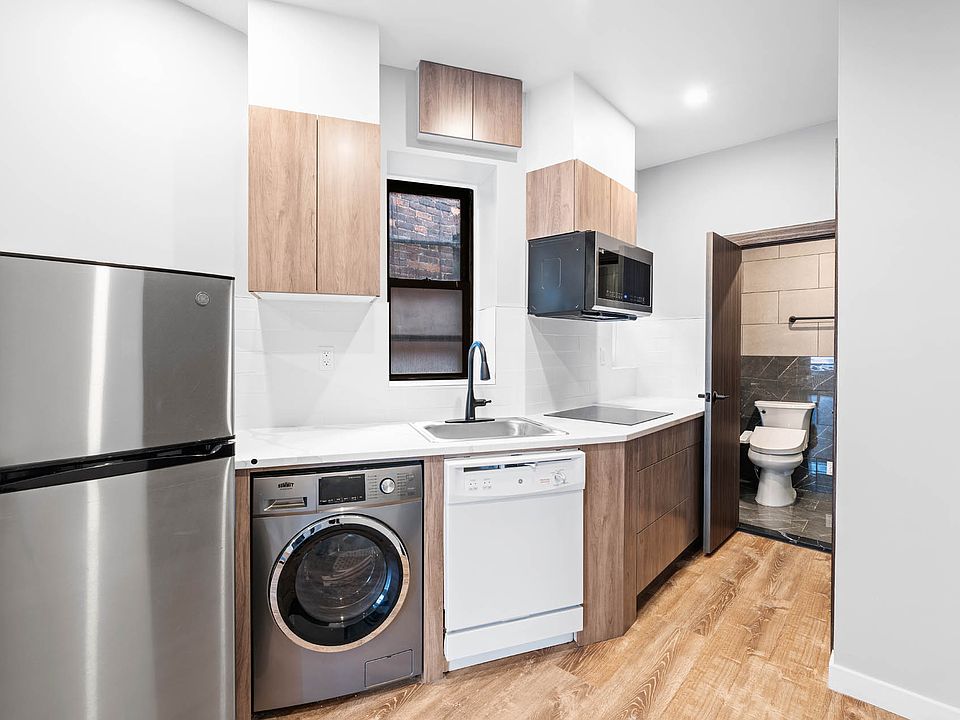2nd image of 437 W 46th St APT 5FW