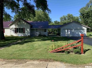 1003 N Chestnut St, Lewistown, IL 61542