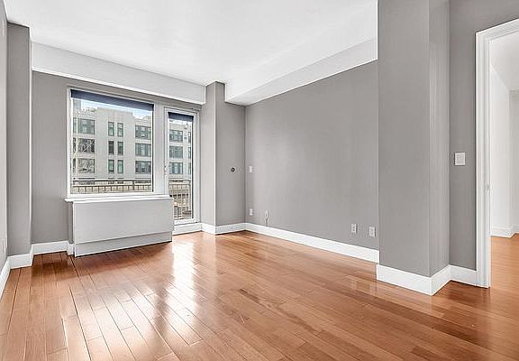 3rd image of 4427 Purves St APT 5D