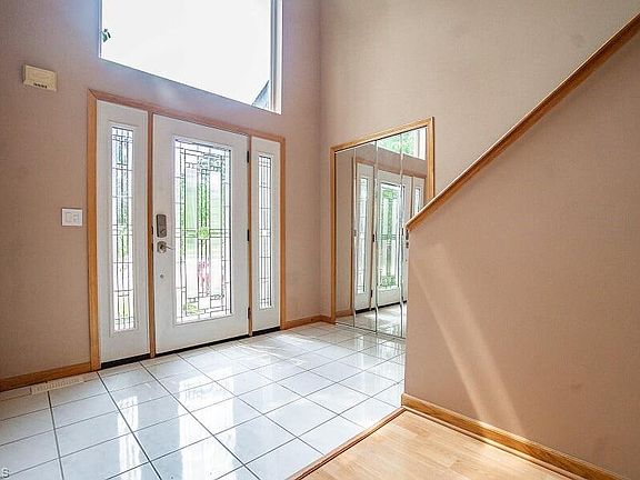 3rd image of 36415 Sandy Knoll Dr